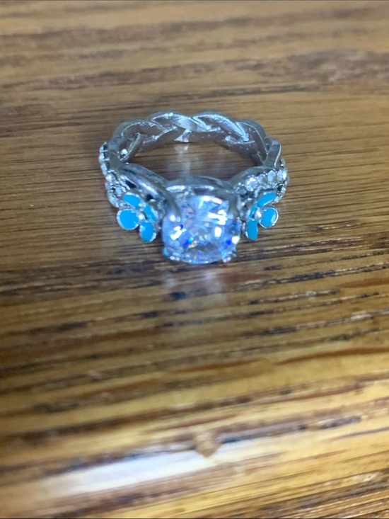 None Jewelry - WESTERN Floral Twist Ring with Clear Solitaire